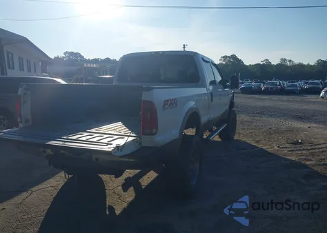 2005 Ford F250 Super Duty из США, поврежденный, VIN 1FTSW21P35EB29603